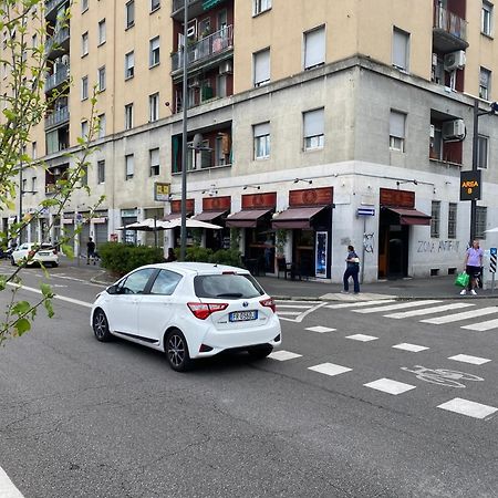 Bnb Milano Dipinta Di Blu エクステリア 写真